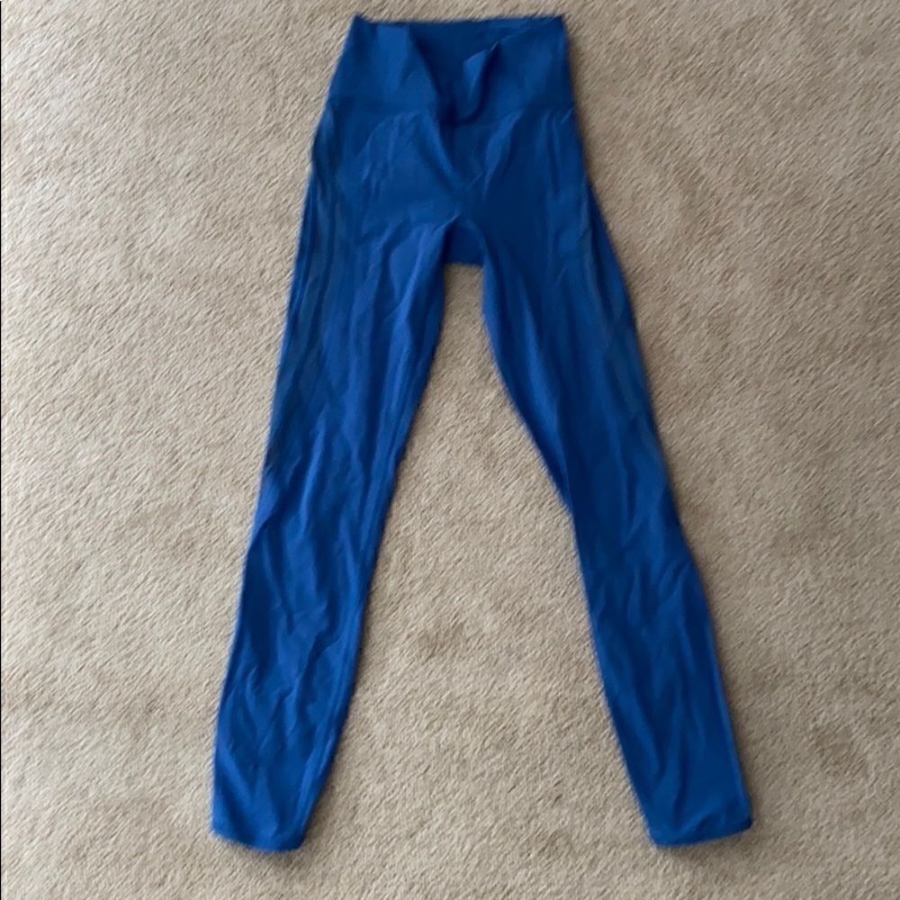 Lululemon size 2  25” blue tight